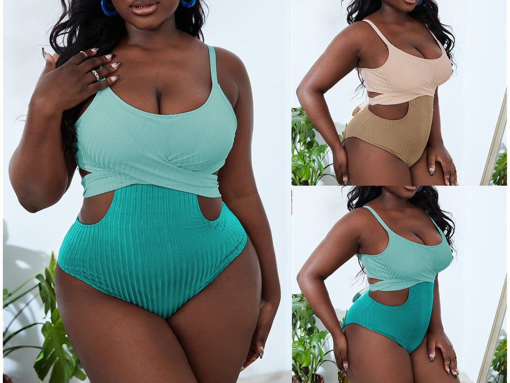 Plus Size Color Block One-Piece Swimsuit — Tummy Control Swimwear Women 1X-5X